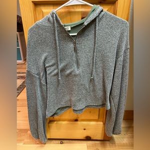 NEW cropped 1/2 zip hoodie